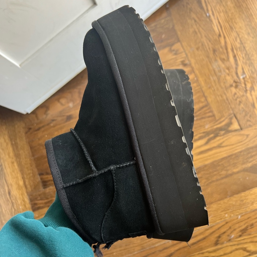 UGG Classic Ultra Mini Platform Boot WITH DEFECT